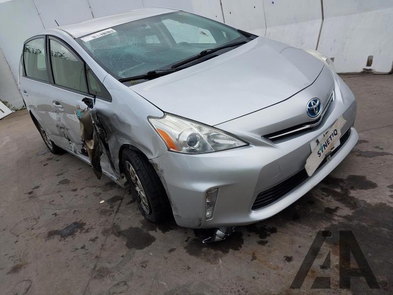 2014 TOYOTA PRIUS V 1800cc HATCHBACK