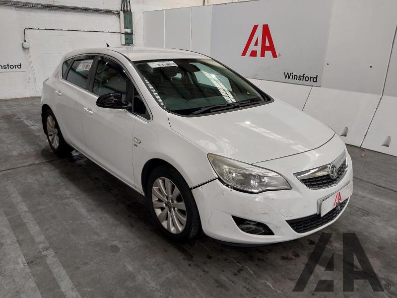 2012 VAUXHALL ASTRA SE CDTI 1686cc TURBO DIESEL MANUAL 6 Speed 5 DOOR HATCHBACK
