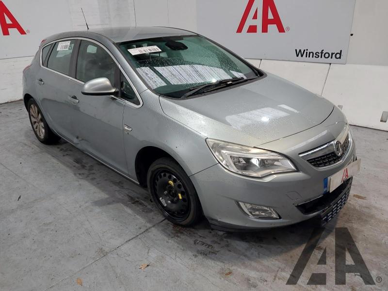 2012 VAUXHALL ASTRA SE CDTI 1956cc TURBO DIESEL AUTOMATIC 6 Speed 5 DOOR HATCHBACK