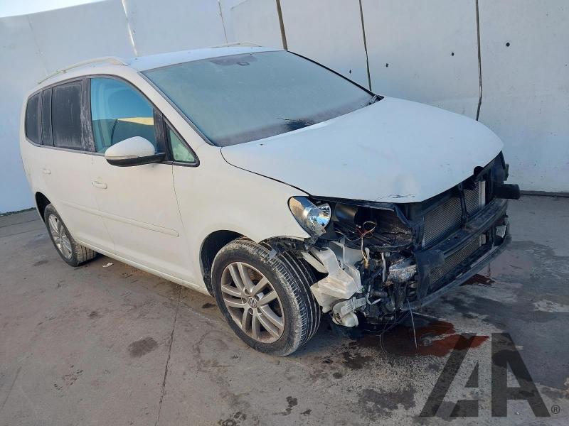 2014 VOLKSWAGEN TOURAN SE TDI BLUEMOTION TECHNOLOGY D 1968cc TURBO DIESEL SEMI AUTO 5 DOOR MPV
