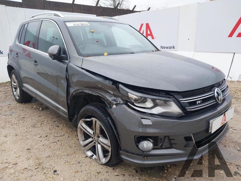 2015 VOLKSWAGEN TIGUAN R LINE TDI BLUEMOTION TECH 4MO 1968cc TURBO DIESEL SEMI AUTO 7 Speed 5 DOOR ESTATE