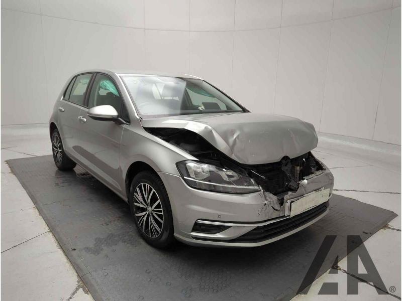 2017 VOLKSWAGEN GOLF SE NAVIGATION TDI BLUEMOTION T 1598cc TURBO DIESEL SEMI AUTO 7 Speed 5 DOOR HATCHBACK