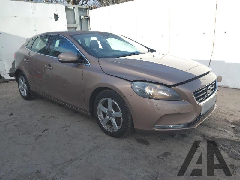2013 VOLVO V40 D3 SE 1984cc TURBO DIESEL AUTOMATIC 6 Speed 5 DOOR HATCHBACK