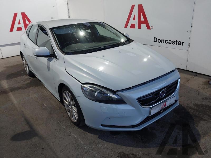 2012 VOLVO V40 D4 SE LUX NAV 1984cc TURBO DIESEL AUTOMATIC 6 Speed 5 DOOR HATCHBACK