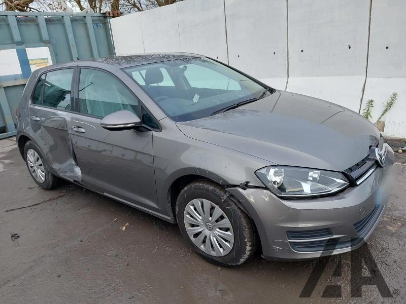 2017 VOLKSWAGEN GOLF S TSI BLUEMOTION TECHNOLOGY DS 1395cc TURBO PETROL SEMI AUTO 7 Speed 5 DOOR HATCHBACK