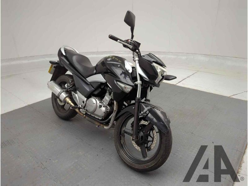 2012 SUZUKI GW 248cc PETROL MOTORCYCLE