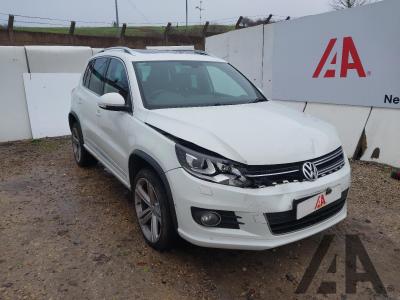 Image of 2015 VOLKSWAGEN TIGUAN R LINE EDITION TDI BMT 4MOTION 1968cc TURBO DIESEL SEMI AUTO 7 Speed 5 DOOR ESTATE