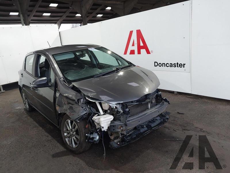 2015 TOYOTA YARIS D-4D ICON 1364cc TURBO DIESEL MANUAL 5 DOOR HATCHBACK