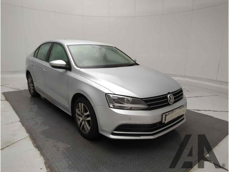 2014 VOLKSWAGEN JETTA SE TDI BLUEMOTION TECHNOLOGY D 1968cc TURBO DIESEL SEMI AUTO 6 Speed 4 DOOR SALOON