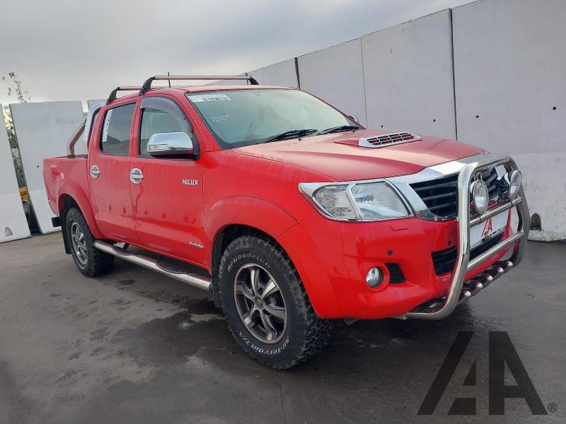 2015 TOYOTA HI-LUX INVINCIBLE X 4X4 D-4D DCB 2982cc TURBO DIESEL AUTOMATIC PICK UP