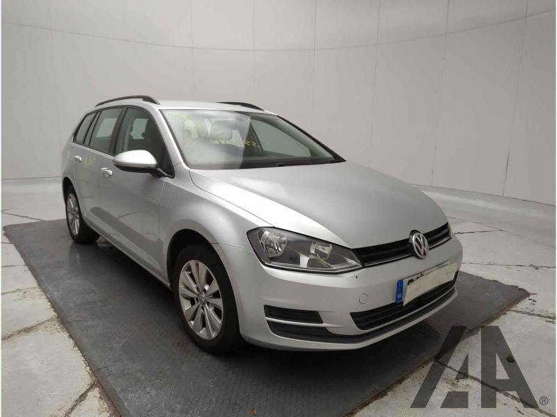 2015 VOLKSWAGEN GOLF SE TDI BLUEMOTION TECHNOLOGY 1598cc TURBO DIESEL MANUAL 5 Speed 5 DOOR ESTATE