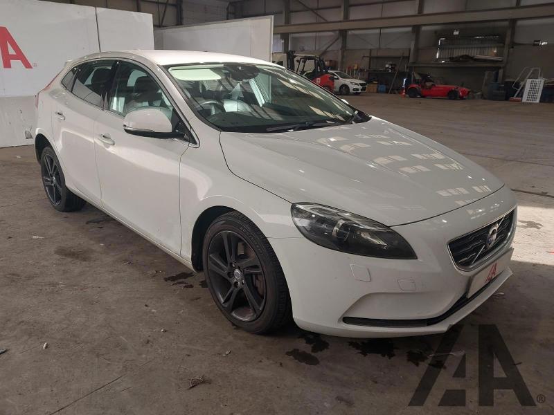 2014 VOLVO V40 D3 SE LUX NAV 1984cc TURBO DIESEL MANUAL 6 Speed 5 DOOR HATCHBACK