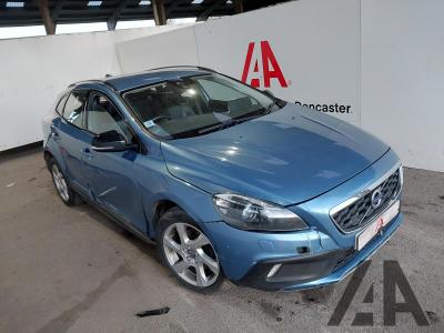 Image of 2015 VOLVO V40 D2 CROSS COUNTRY LUX 1560cc TURBO DIESEL AUTOMATIC 6 Speed 5 DOOR HATCHBACK