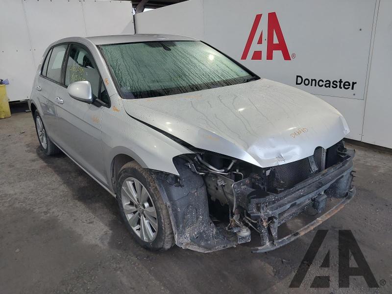 2014 VOLKSWAGEN GOLF SE TDI BLUEMOTION TECHNOLOGY 1598cc TURBO DIESEL MANUAL 5 Speed 5 DOOR HATCHBACK