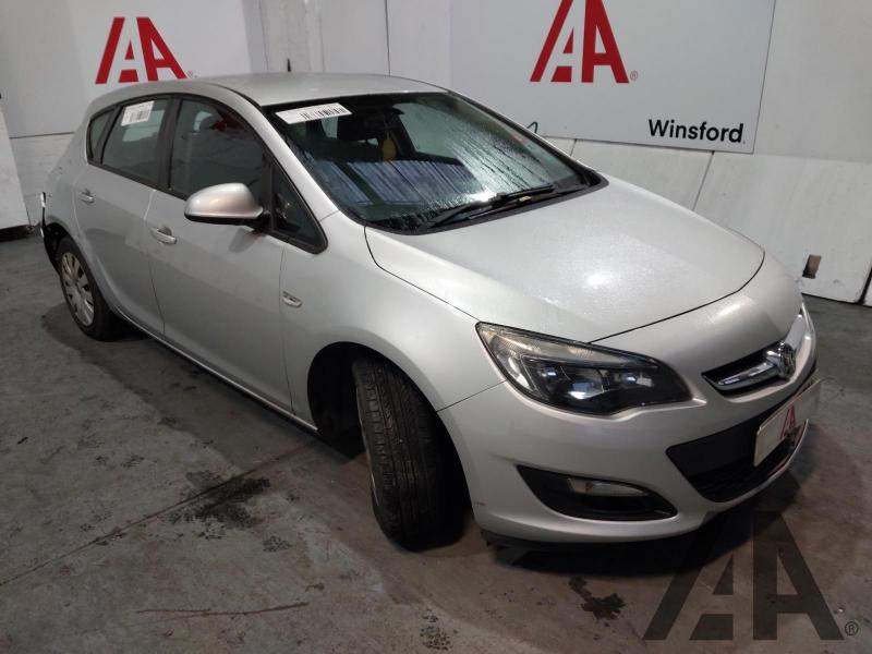 2013 VAUXHALL ASTRA EXCLUSIV 1398cc PETROL MANUAL 5 Speed 5 DOOR HATCHBACK