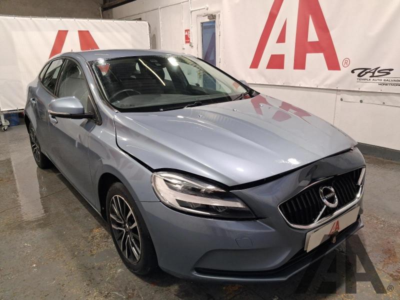 2017 VOLVO V40 D2 MOMENTUM NAV PLUS 1969cc TURBO DIESEL MANUAL 6 Speed 5 DOOR HATCHBACK