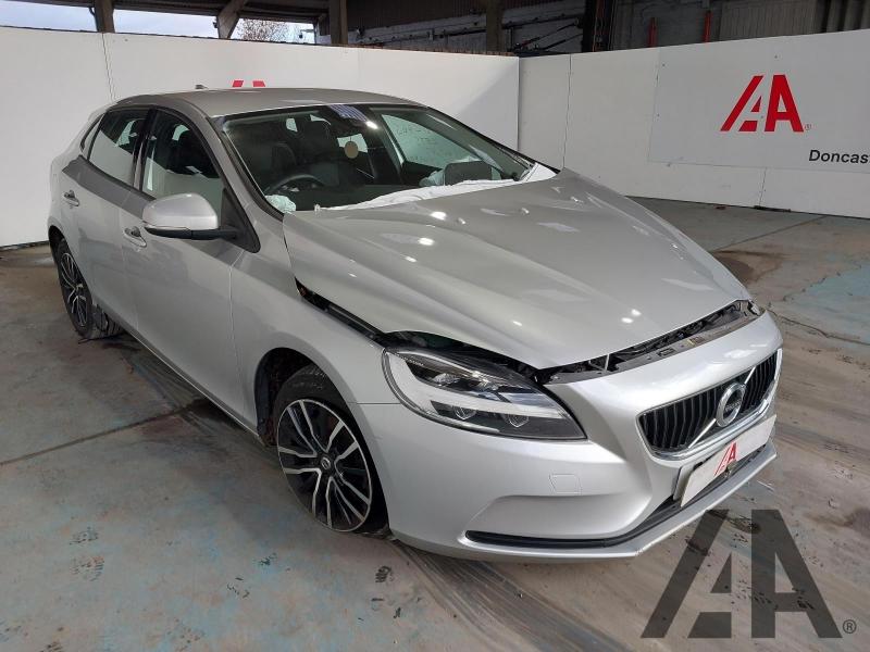 2018 VOLVO V40 T2 MOMENTUM 1969cc TURBO PETROL MANUAL 6 Speed 5 DOOR HATCHBACK