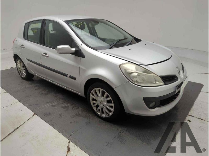 2009 RENAULT CLIO DYNAMIQUE DCI 1461cc TURBO DIESEL MANUAL 5 Speed 5 DOOR HATCHBACK