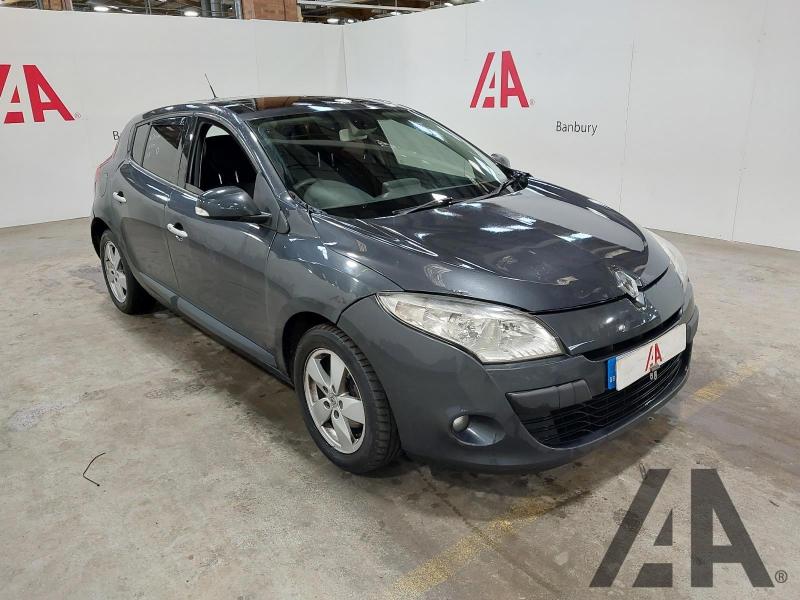 2011 RENAULT MEGANE DYNAMIQUE TOMTOM DCI FAP 1461cc TURBO DIESEL MANUAL 5 Speed 5 DOOR HATCHBACK