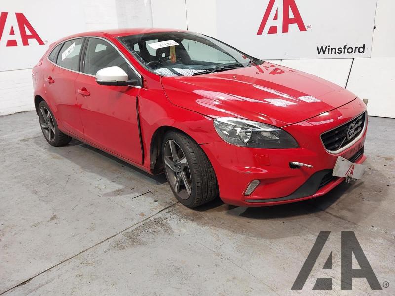 2016 VOLVO V40 D2 R-DESIGN 1969cc TURBO DIESEL MANUAL 6 Speed 5 DOOR HATCHBACK
