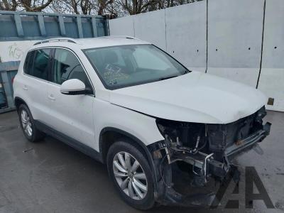Image of 2013 VOLKSWAGEN TIGUAN MATCH TDI BLUEMOTION TECHNOLOG 1968cc TURBO DIESEL MANUAL 6 Speed 5 DOOR ESTATE
