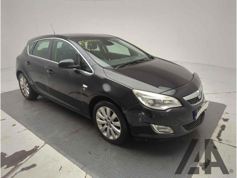 2011 VAUXHALL ASTRA SE CDTI 1686cc TURBO DIESEL MANUAL 6 Speed 5 DOOR HATCHBACK