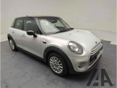 Image of 2015 MINI HATCH COOPER D 1496cc TURBO DIESEL MANUAL 6 Speed 5 DOOR HATCHBACK