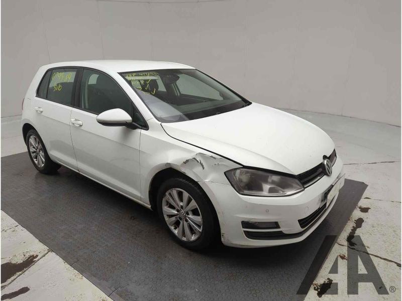 2014 VOLKSWAGEN GOLF SE TDI BLUEMOTION TECHNOLOGY 1598cc TURBO DIESEL MANUAL 5 Speed 5 DOOR HATCHBACK