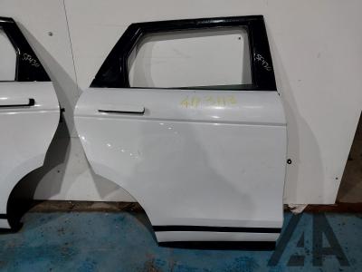 Image of 2020 LAND ROVER RANGE ROVER EVOQUE R-DYNAMIC SE 1999cc TURBO DIESEL AUTOMATIC 9 Speed 5 DOOR ESTATE