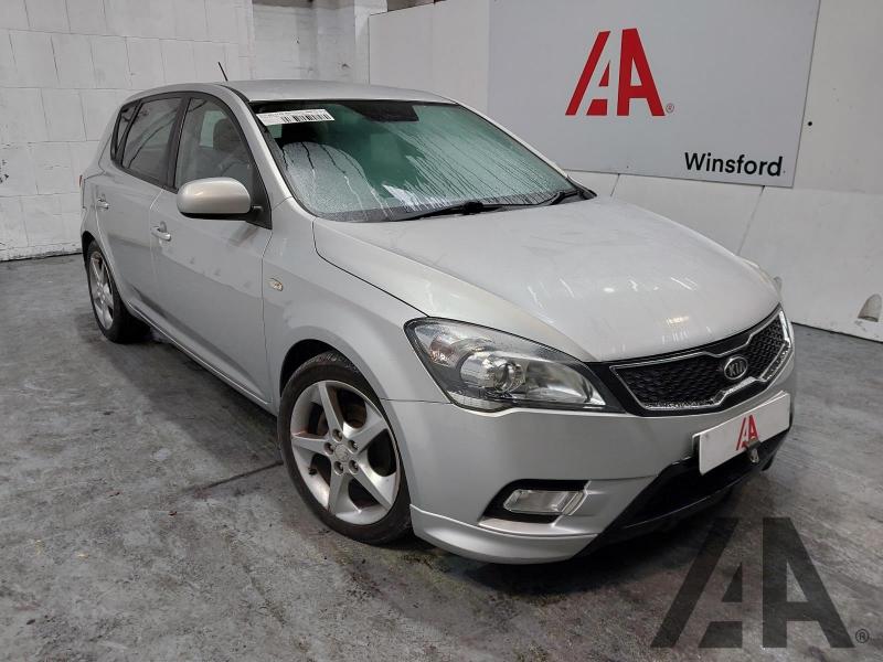 2011 KIA CEED CRDI 3 1582cc TURBO DIESEL MANUAL 6 Speed 5 DOOR HATCHBACK