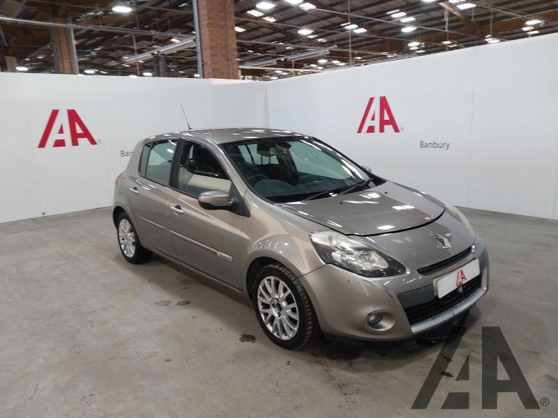 2011 RENAULT CLIO DYNAMIQUE TOMTOM DCI 1461cc TURBO DIESEL MANUAL 5 Speed 5 DOOR HATCHBACK