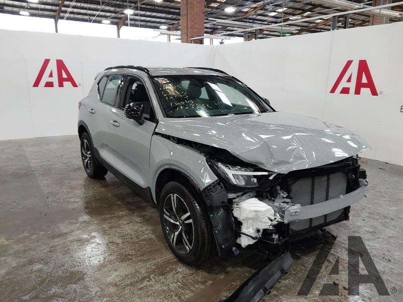 2024 VOLVO XC40 B3 PLUS 1969cc TURBO PETROL SEMI AUTO 5 DOOR ESTATE