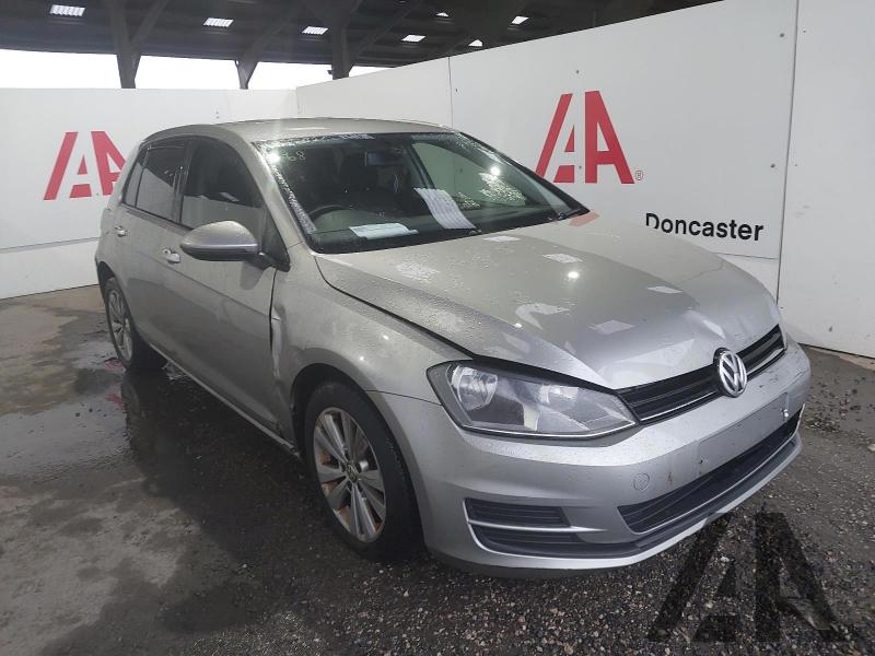 2013 VOLKSWAGEN GOLF SE TDI BLUEMOTION TECHNOLOGY 1598cc TURBO DIESEL MANUAL 5 Speed 5 DOOR HATCHBACK