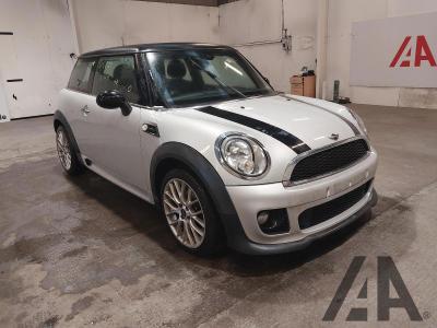 Image of 2013 MINI HATCH COOPER D 1598cc TURBO DIESEL MANUAL 6 Speed 3 DOOR HATCHBACK