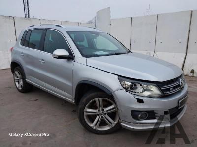 Image of 2016 VOLKSWAGEN TIGUAN R LINE EDITION TDI BMT 4MOTION 1968cc TURBO DIESEL SEMI AUTO 7 Speed 5 DOOR ESTATE