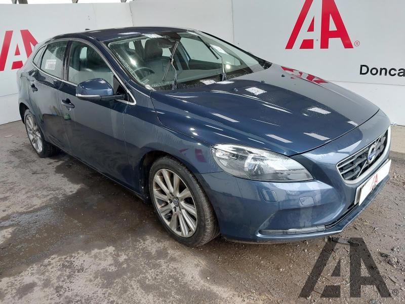 2015 VOLVO V40 D4 SE LUX NAV 1969cc TURBO DIESEL MANUAL 6 Speed 5 DOOR HATCHBACK