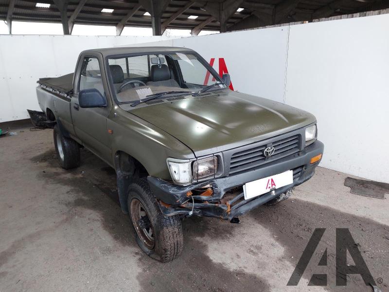 1995 TOYOTA HI-LUX 4WD 2446cc DIESEL MANUAL 5 Speed 2 DOOR PICK UP
