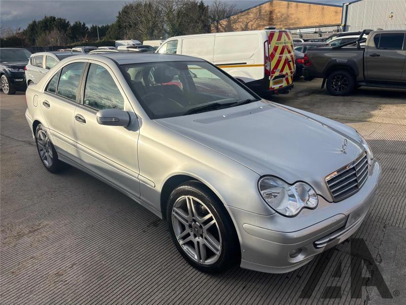 2007 MERCEDES C-CLASS C200 CDI CLASSIC SE 2148cc TURBO DIESEL AUTOMATIC 4 DOOR SALOON