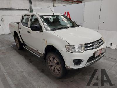Image of 2015 MITSUBISHI L200 DI-D 4X4 4LIFE LB DCB 2477cc TURBO DIESEL MANUAL 5 Speed PICK UP