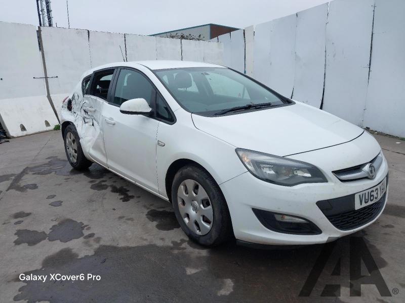 2013 VAUXHALL ASTRA ES CDTI ECOFLEX S/S 1686cc TURBO DIESEL MANUAL 6 Speed 5 DOOR HATCHBACK