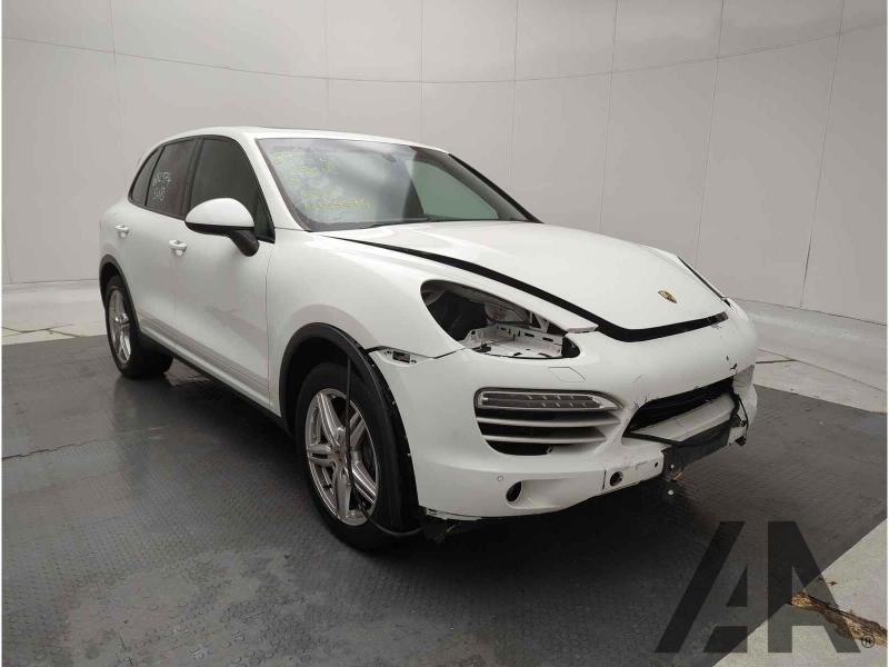2014 PORSCHE CAYENNE PLATINUM EDITION D V6 TIPTRONI 2967cc TURBO DIESEL AUTOMATIC 8 Speed 5 DOOR ESTATE