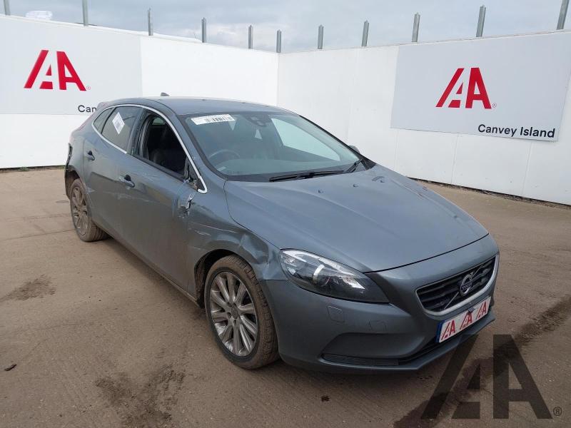2015 VOLVO V40 T3 SE LUX NAV 1969cc TURBO PETROL MANUAL 6 Speed 5 DOOR HATCHBACK