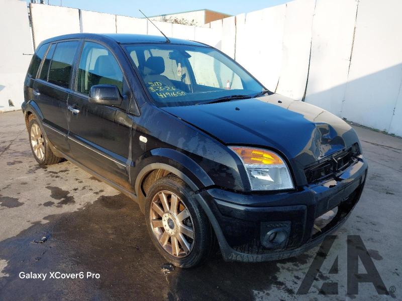 2010 FORD FUSION TITANIUM TDCI 1560cc TURBO DIESEL MANUAL 5 Speed 5 DOOR HATCHBACK