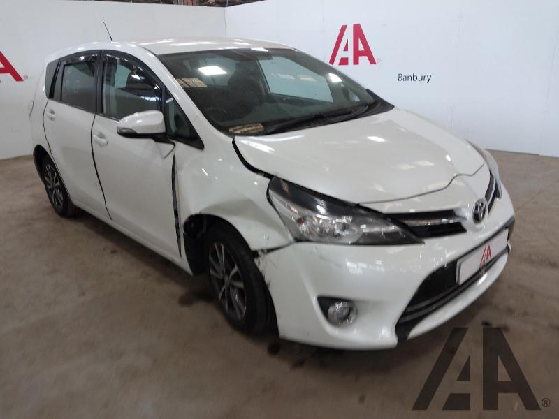 2013 TOYOTA VERSO ICON D-4D 1998cc TURBO DIESEL MANUAL 6 Speed 5 DOOR MPV