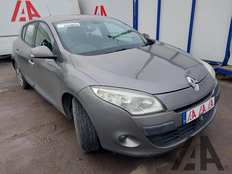 2011 RENAULT MEGANE DYNAMIQUE TOMTOM DCI ECO 1461cc TURBO DIESEL MANUAL 6 Speed 5 DOOR HATCHBACK