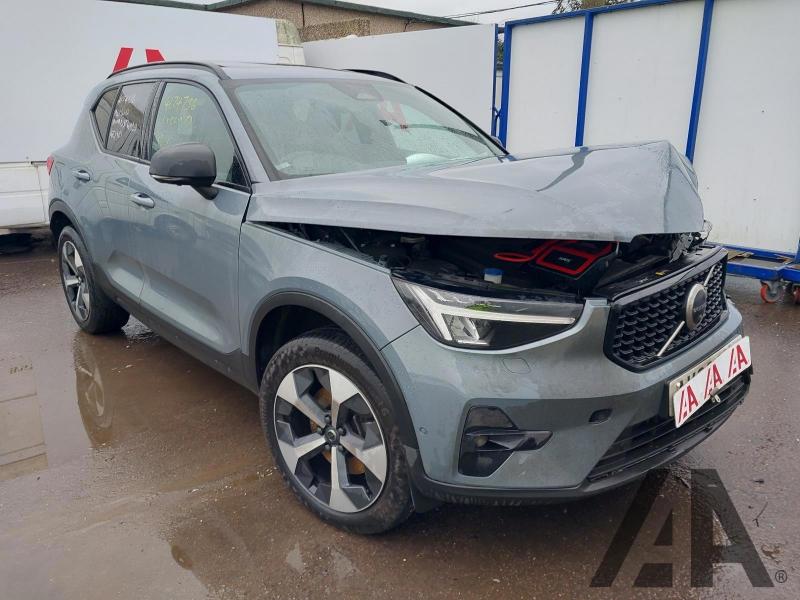 2023 VOLVO XC40 B4 ULTIMATE 1969cc TURBO PETROL SEMI AUTO 5 DOOR ESTATE