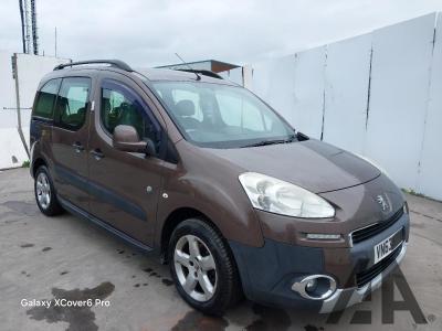 Image of 2013 PEUGEOT PARTNER HDI TEPEE OUTDOOR 1560cc TURBO DIESEL MANUAL 5 Speed 5 DOOR MPV