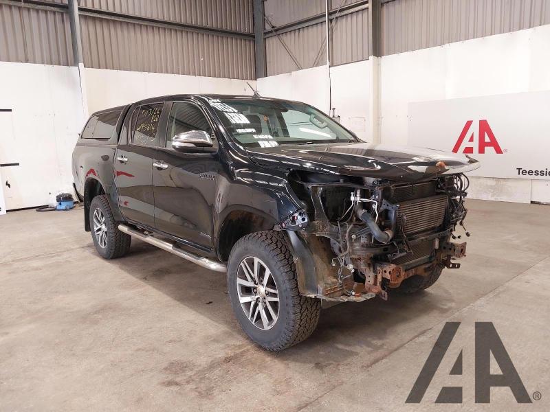 2017 TOYOTA HI-LUX INVINCIBLE 4WD D-4D DCB 2393cc TURBO DIESEL MANUAL PICK UP