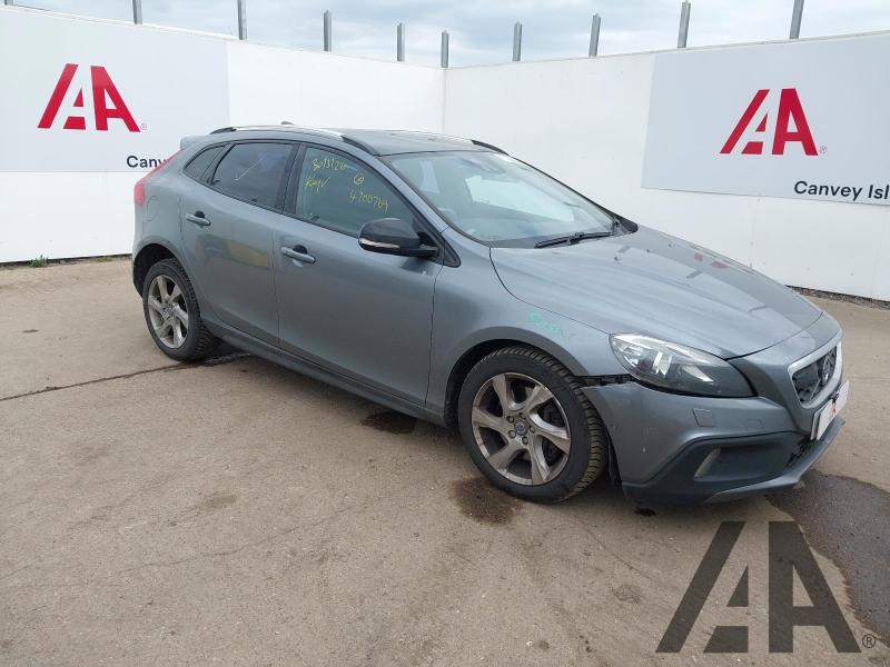 2014 VOLVO V40 D4 CROSS COUNTRY SE NAV 1969cc TURBO DIESEL AUTOMATIC 8 Speed 5 DOOR HATCHBACK