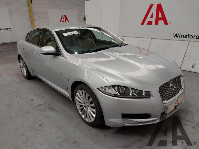2015 JAGUAR XF D LUXURY 2179cc TURBO DIESEL AUTOMATIC 8 Speed 4 DOOR SALOON